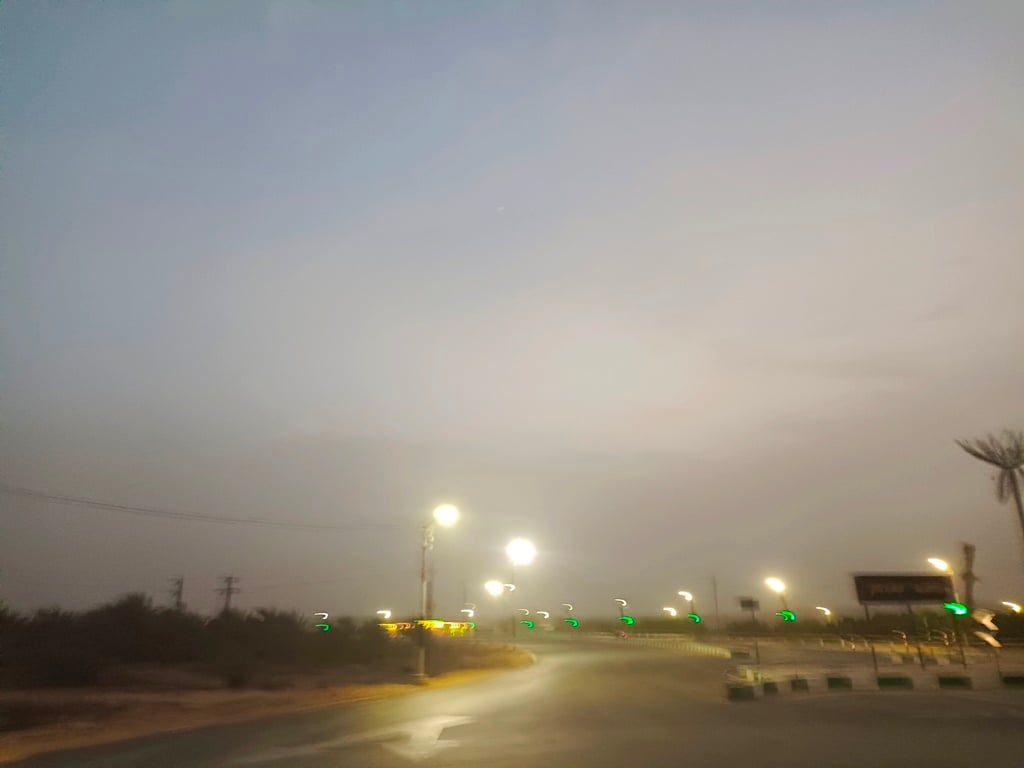 عواصف ترابية تضرب الوادى الجديد