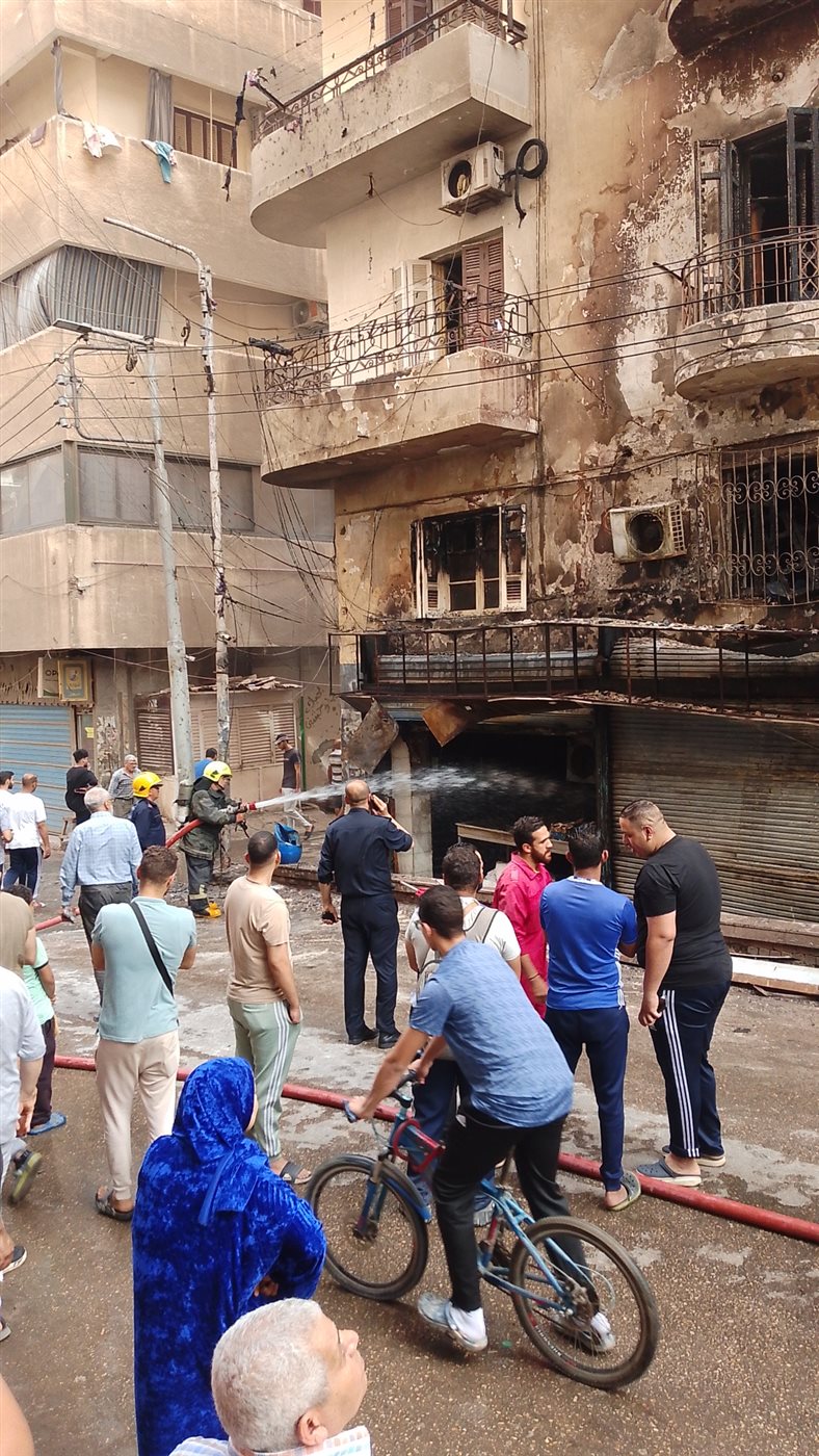 جانب من الحريق