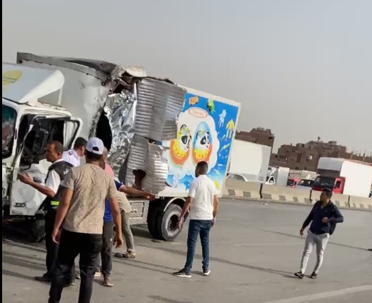 حادث انقلاب سيارة نقل على الطريق الدائري