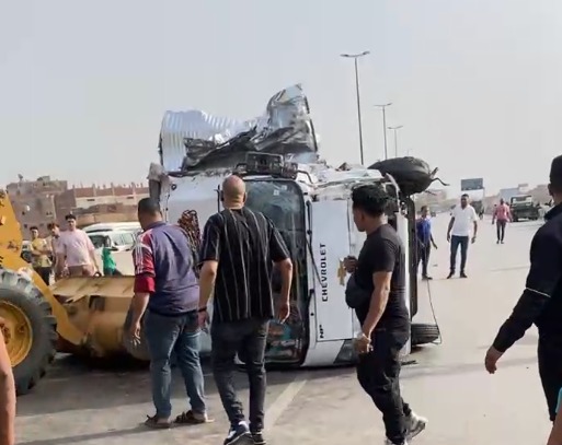 حادث انقلاب سيارة نقل على الطريق الدائري