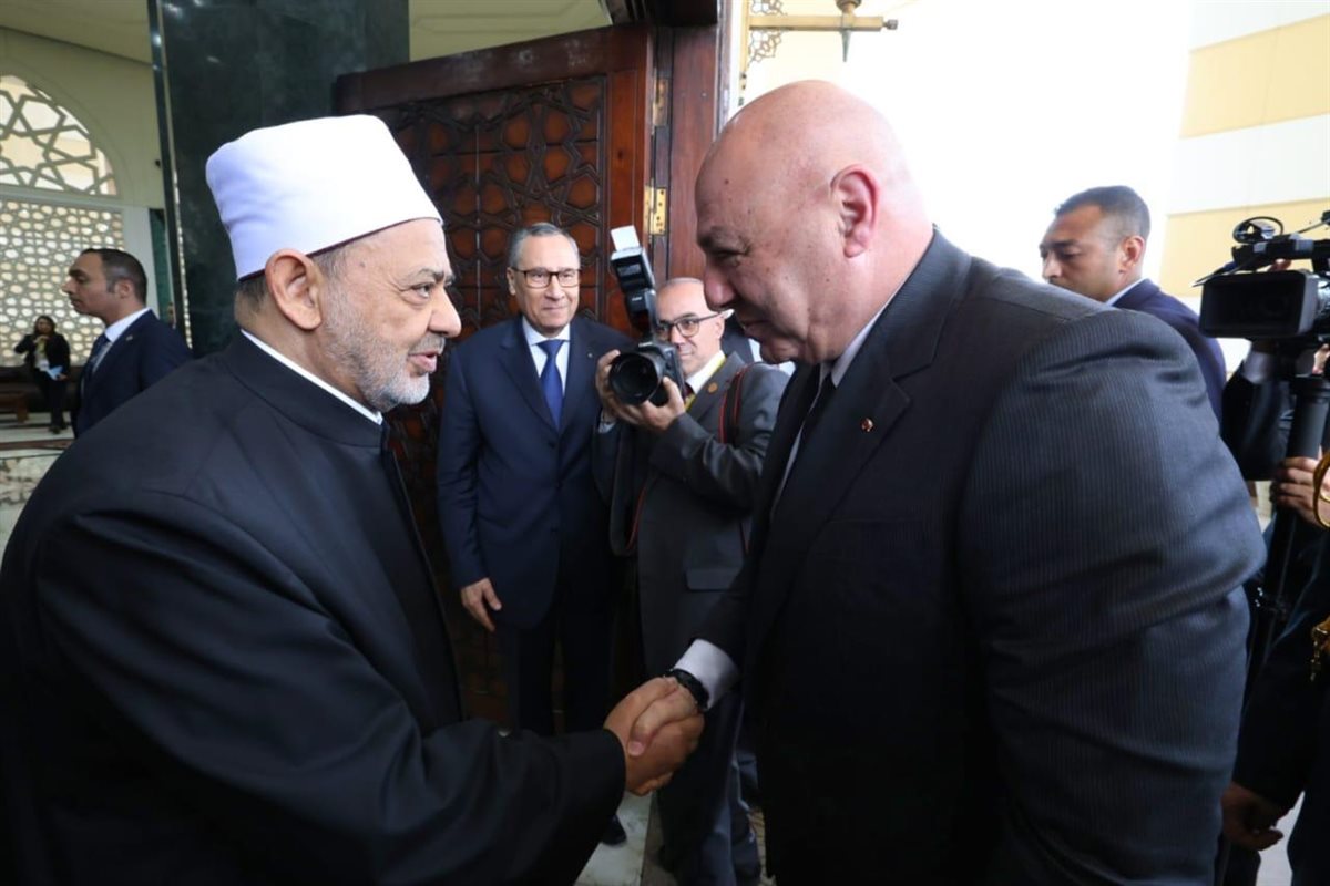 الرئيس اللبناني وشيخ الأزهر  