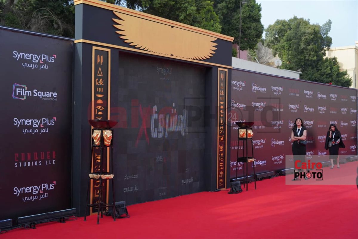 بطولة كريم عبد العزيز.. الاستعدادات النهائية قبل انطلاق العرض الخاص لفيلم المشروع X بدار الأوبرا