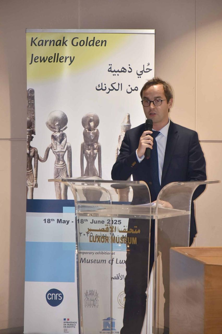 نائب محافظ الأقصر يشهد معرض اثري