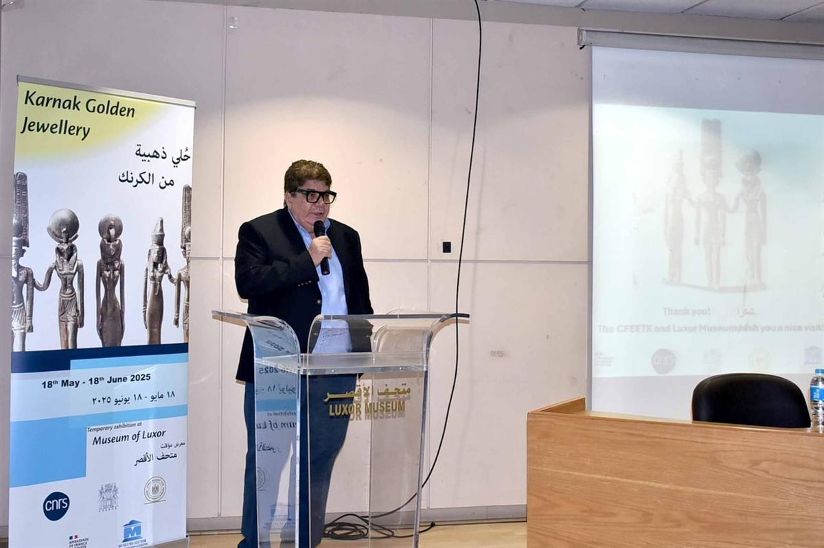 نائب محافظ الأقصر يشهد معرض اثري