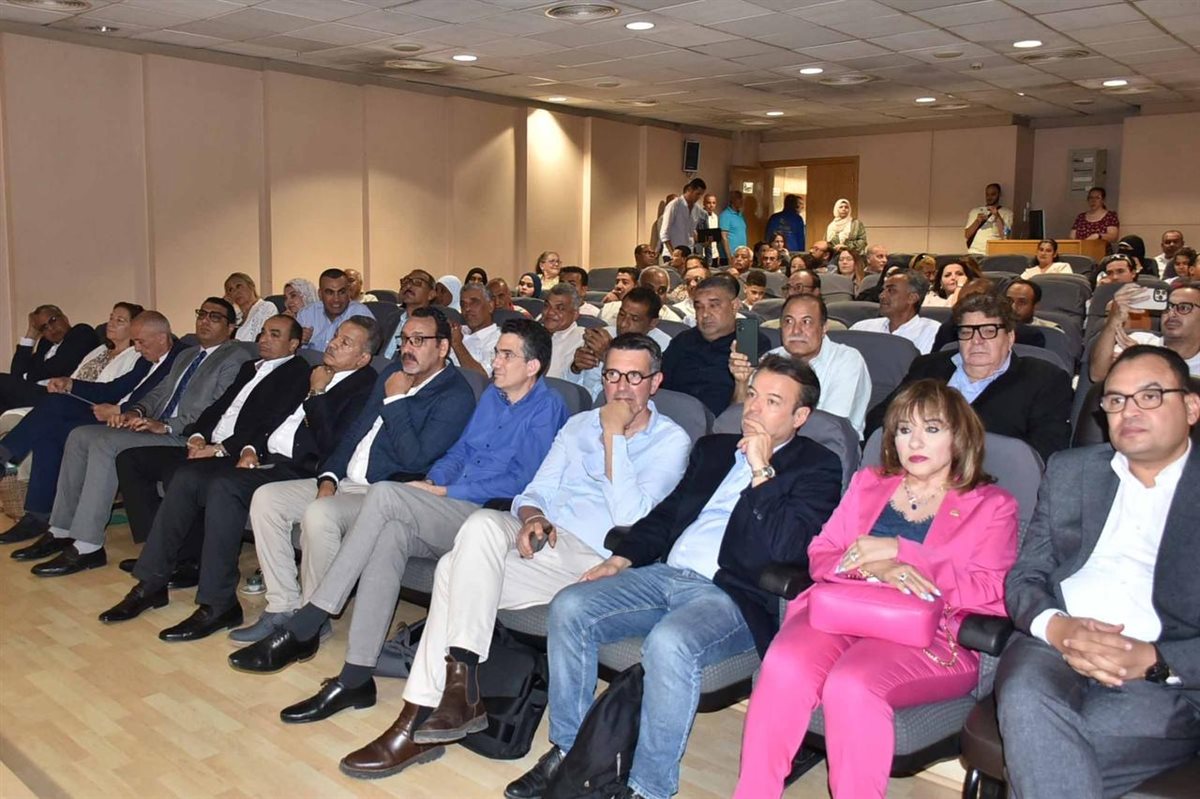 نائب محافظ الأقصر يشهد معرض اثري