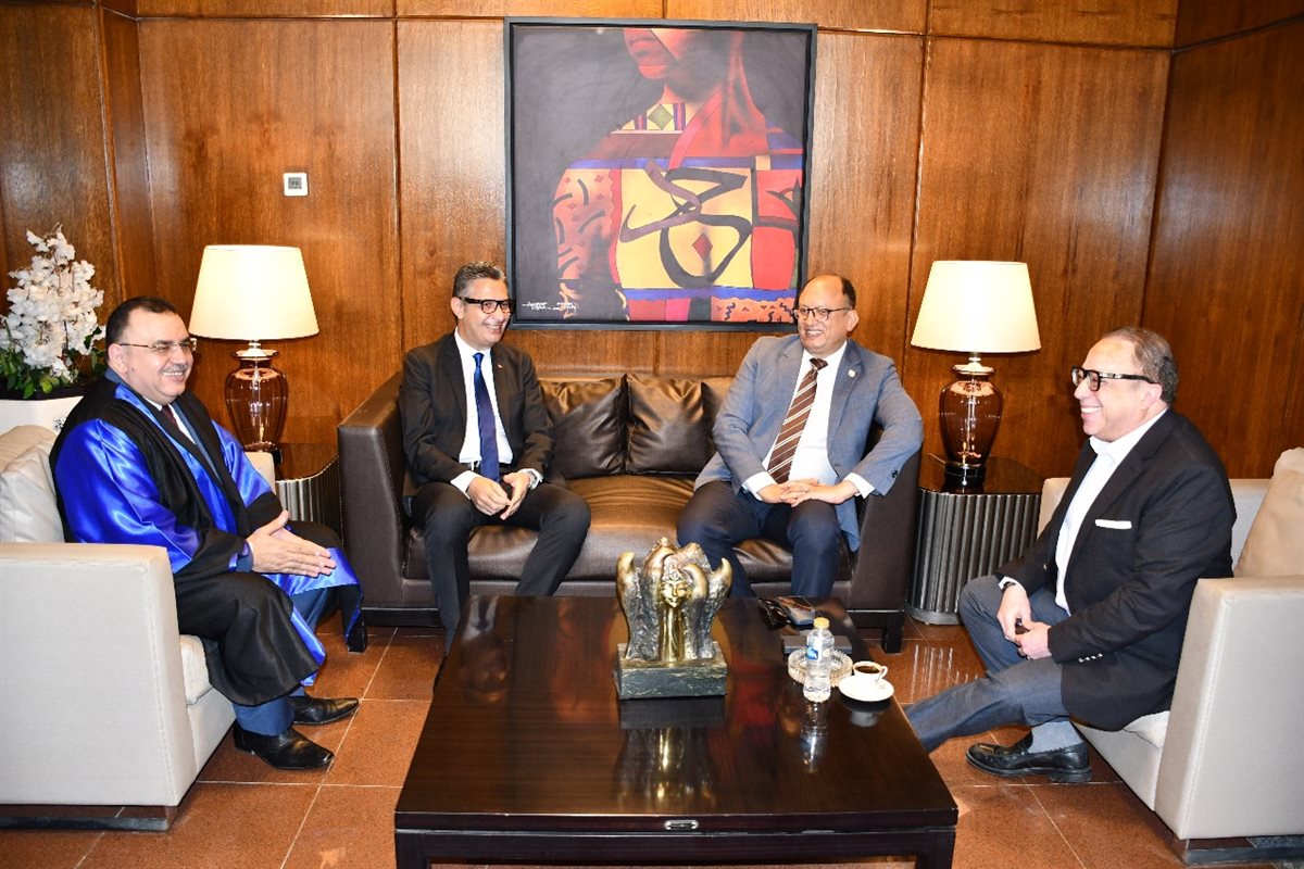 رئيس جامعة حلوان يستقبل وزير التموين والتجارة الداخلية في مجمع الفنون والثقافة