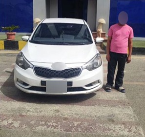 المتهم والسيارة المضبوطة