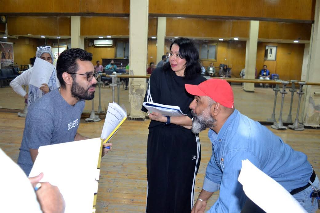 أول صور لـ لقاء الخميسي من بروفات تحضيرات مسرحيته الجديدة الملك وأنا قبل عرضها فى عيد الأضحى