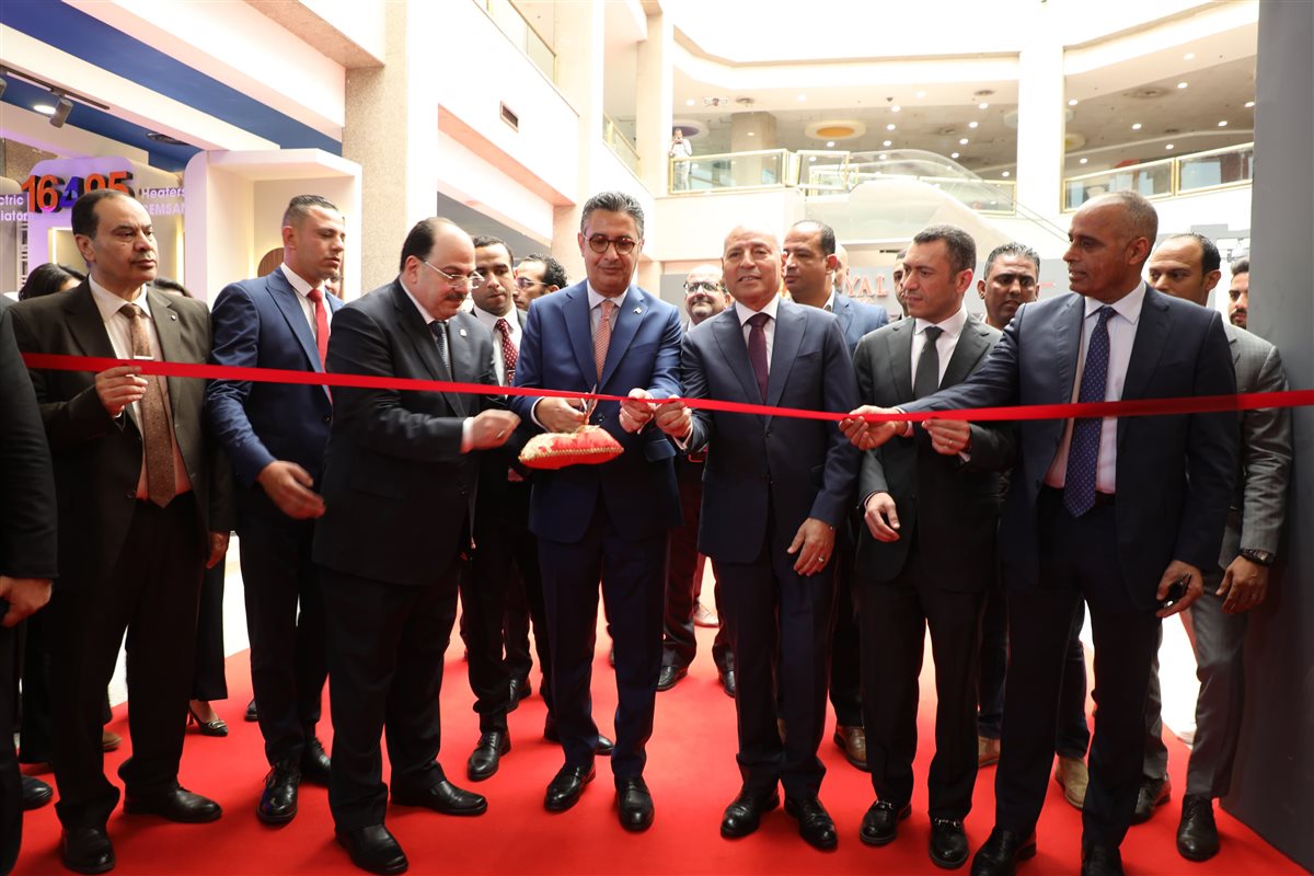 وزير التموين ومحافظ القاهرة يفتتحان معرض سيراميكا ماركت لتجيهزات المنزل