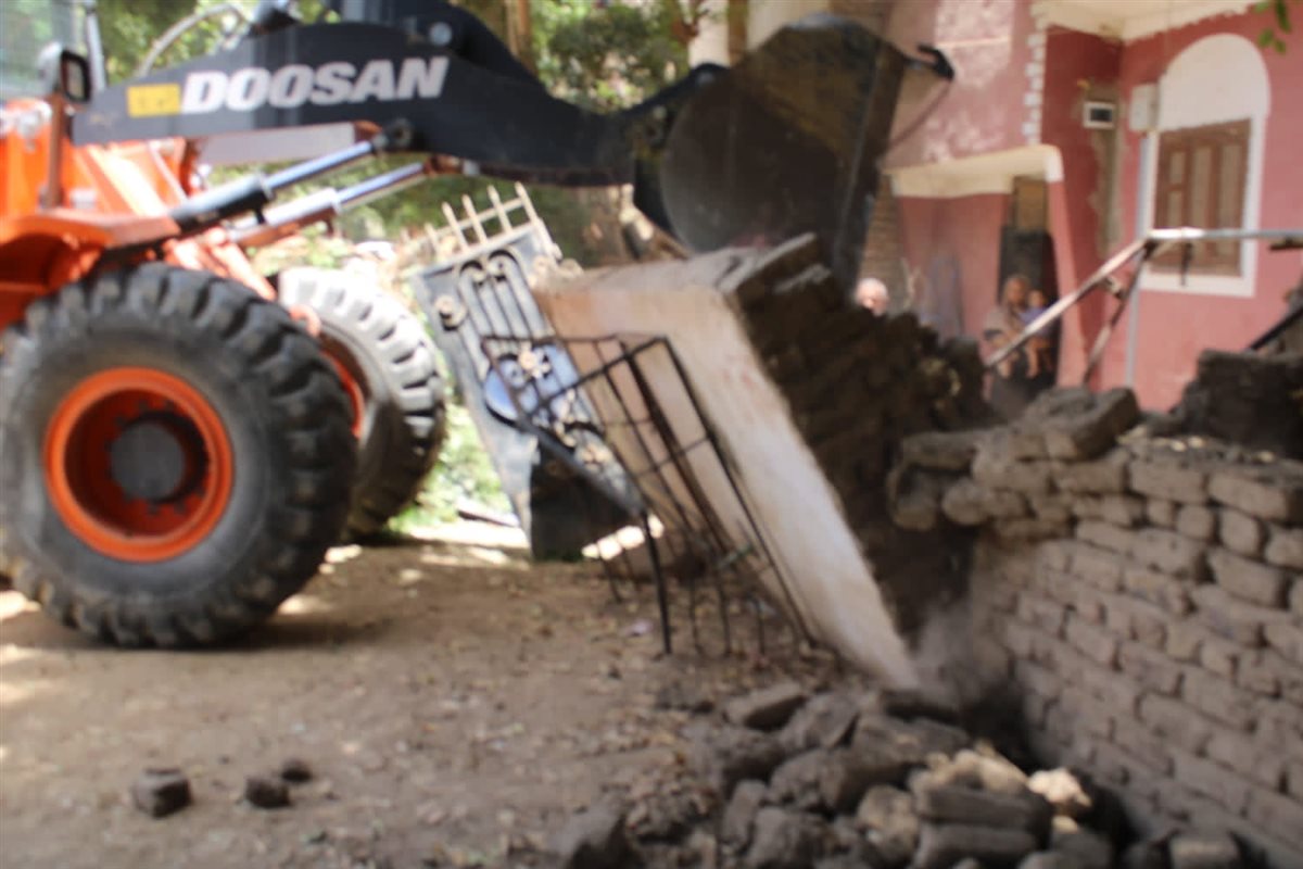 حملات مكثفة بأرمنت