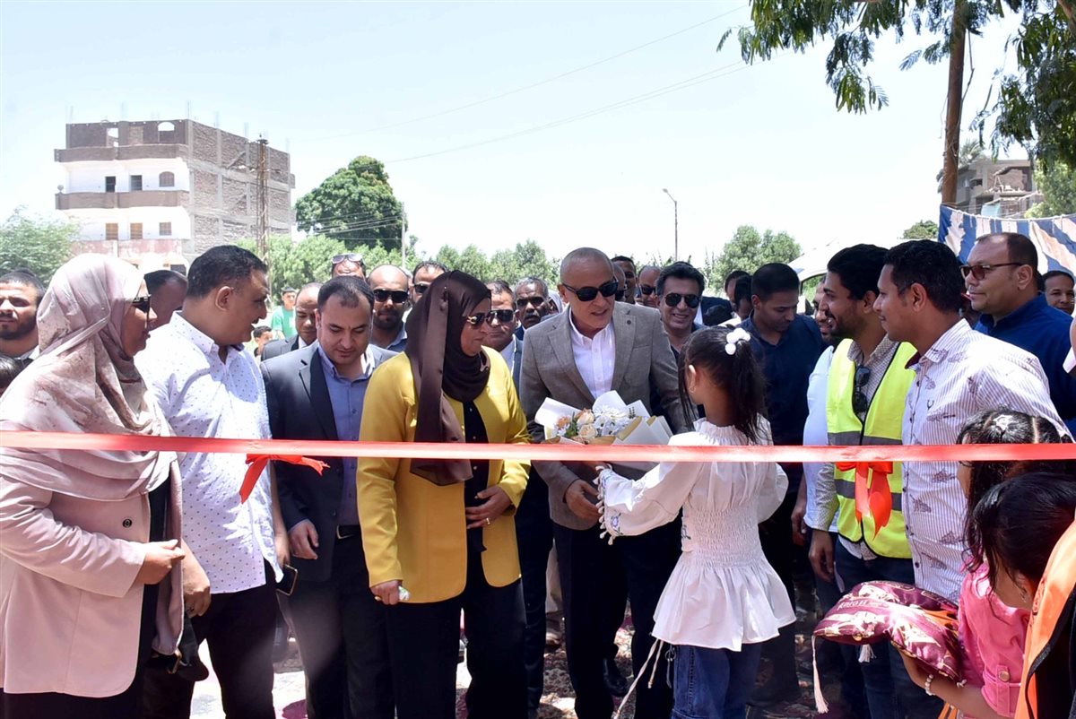 محافظ الأقصر وافتتاح محطات صرف صحي