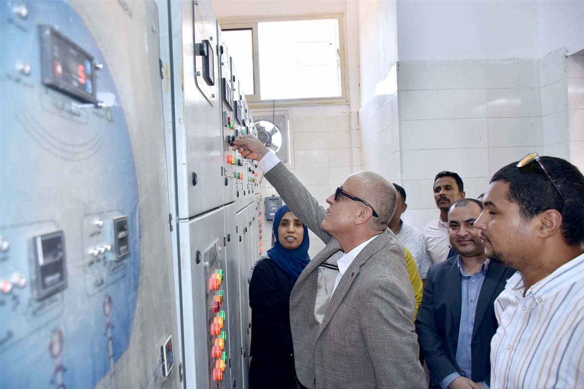 محافظ الأقصر وافتتاح محطات صرف صحي