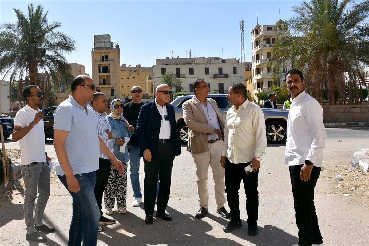محافظ الأقصر وجولة ميدانية فى شوارع المدينة