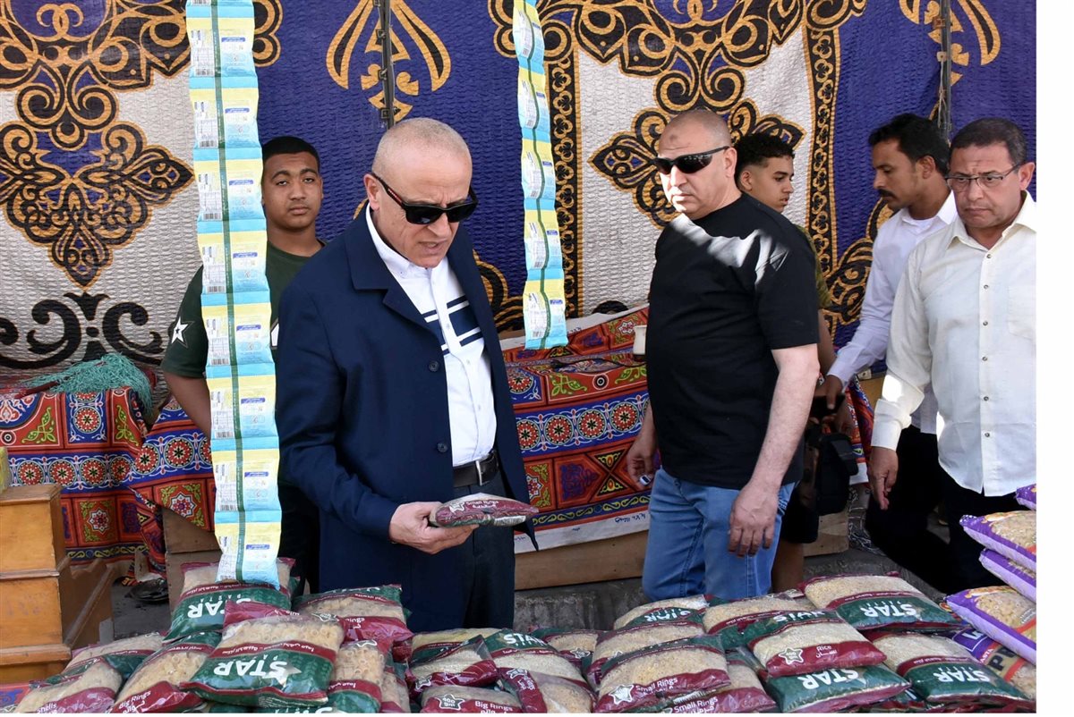 محافظ الأقصر وجولة ميدانية فى شوارع المدينة