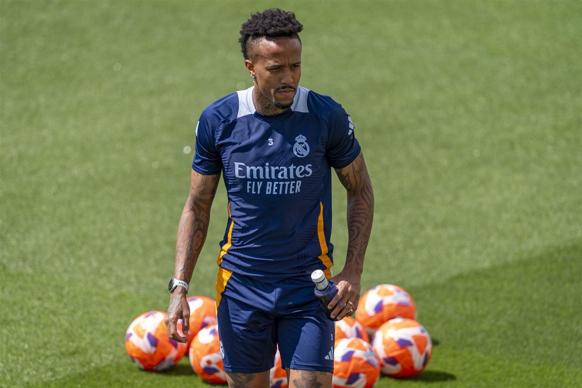 المدافع البرازيلي إيدير ميليتاو يعود لـ تدريبات ريال مدريد