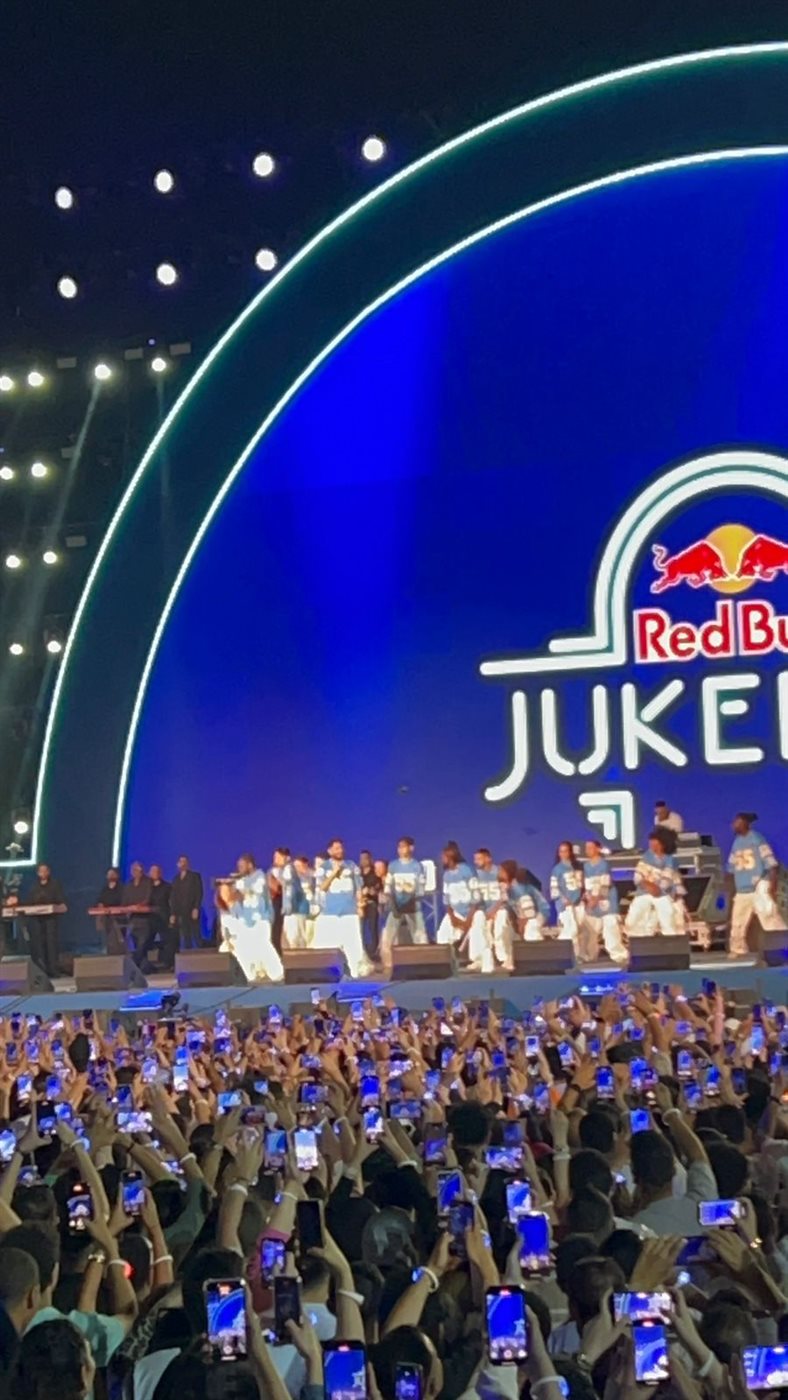 نيللي كريم مفاجأة حفل تامر حسني في ريد بول جوك بوكس