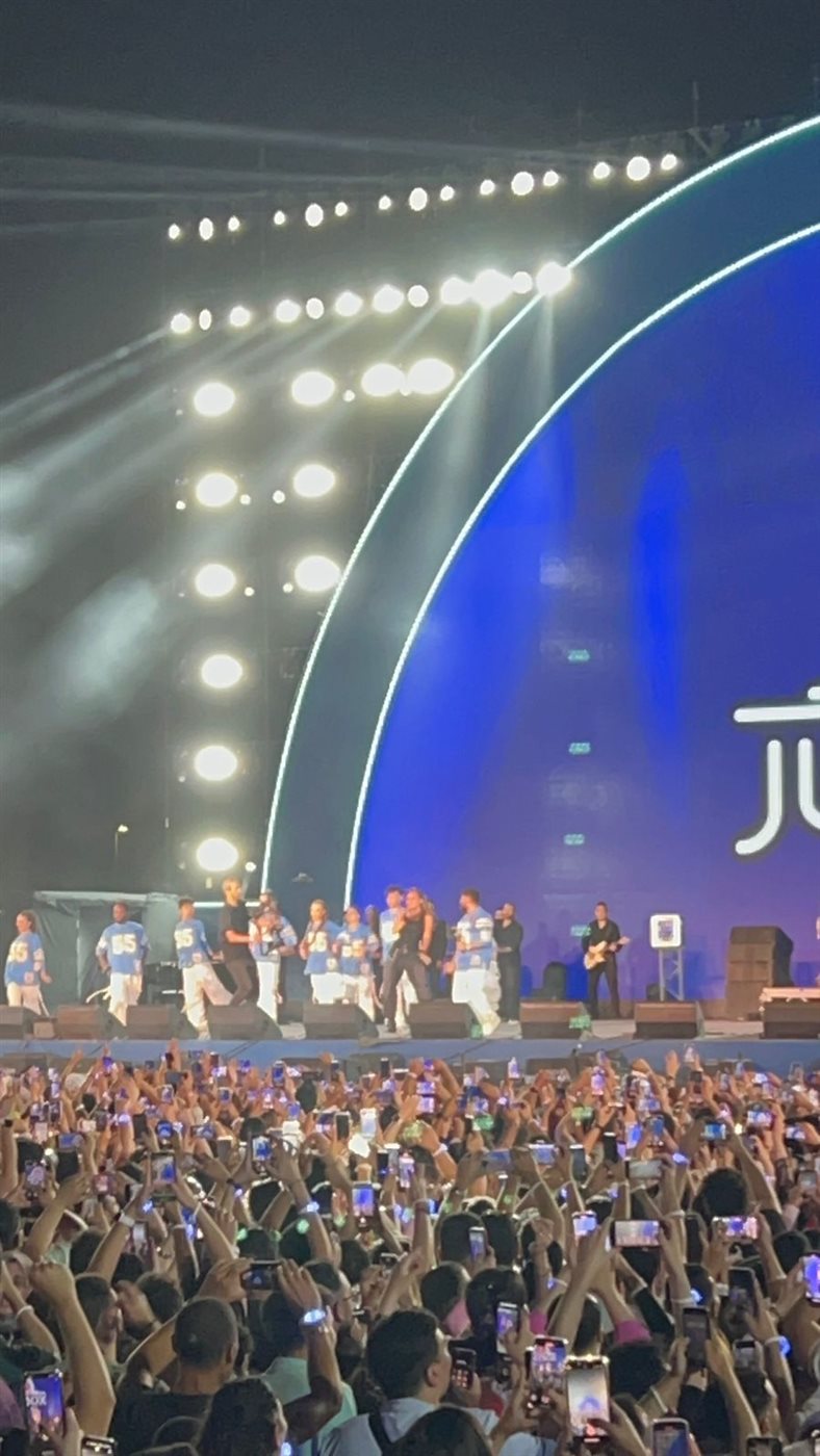 نيللي كريم مفاجأة حفل تامر حسني في ريد بول جوك بوكس