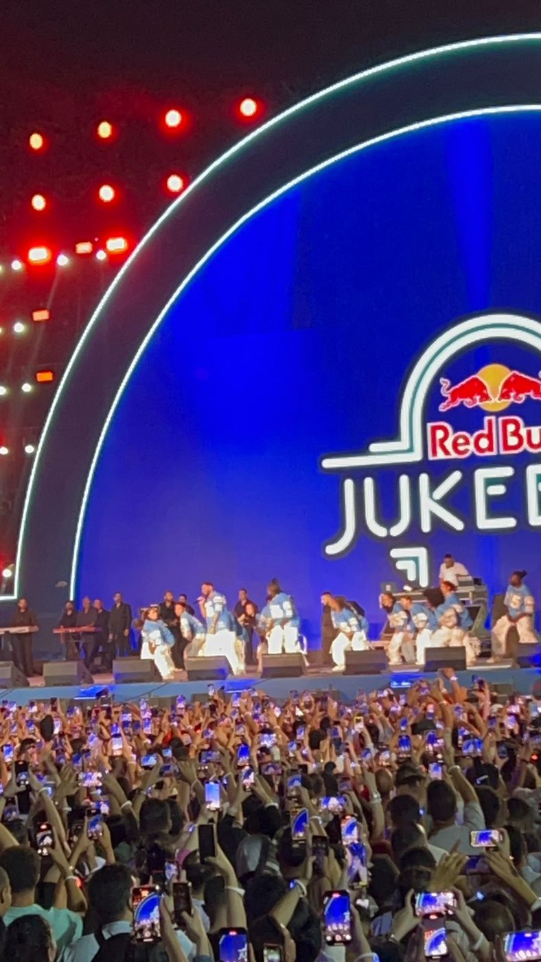 نيللي كريم مفاجأة حفل تامر حسني في ريد بول جوك بوكس