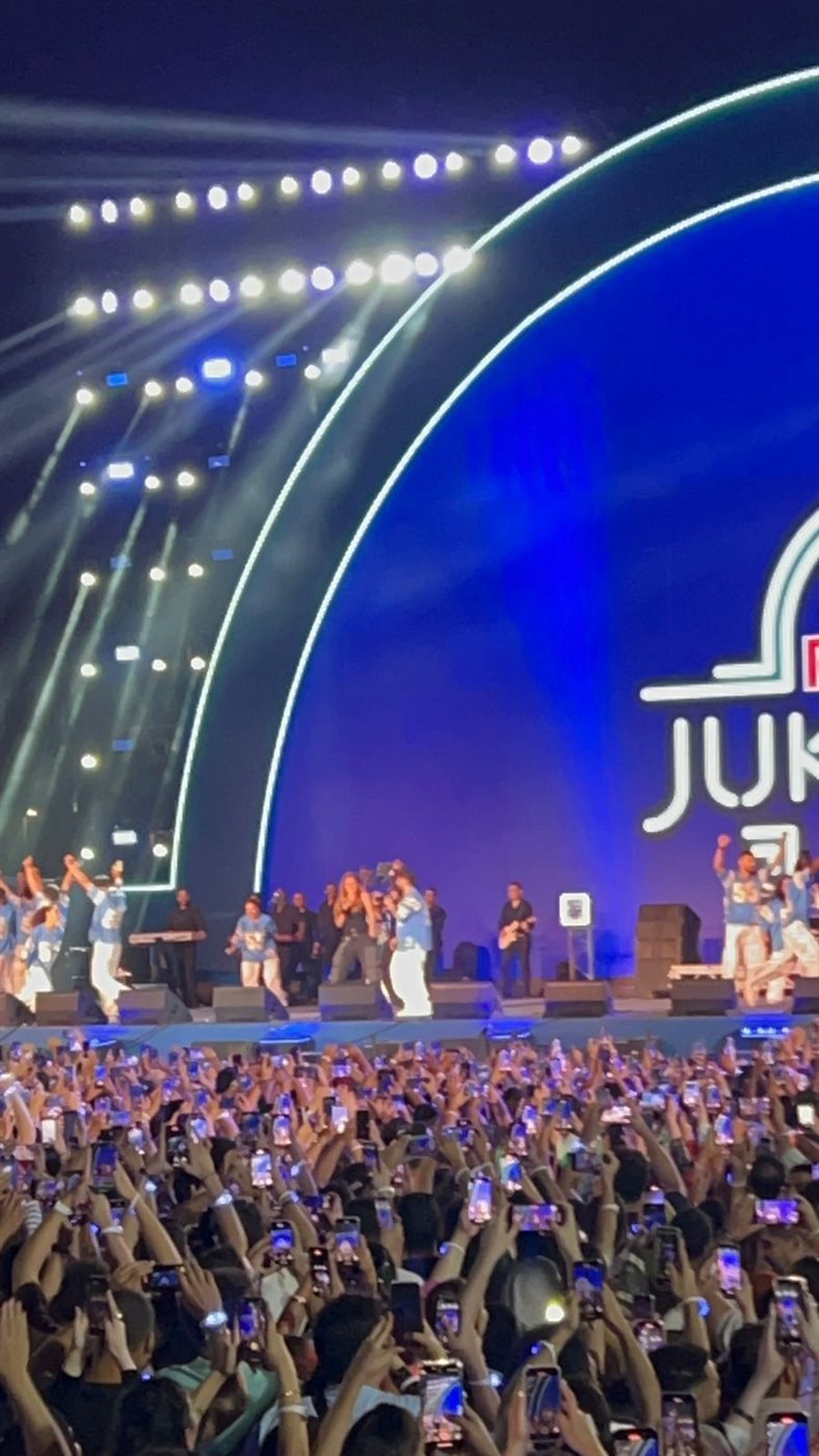 نيللي كريم مفاجأة حفل تامر حسني في ريد بول جوك بوكس