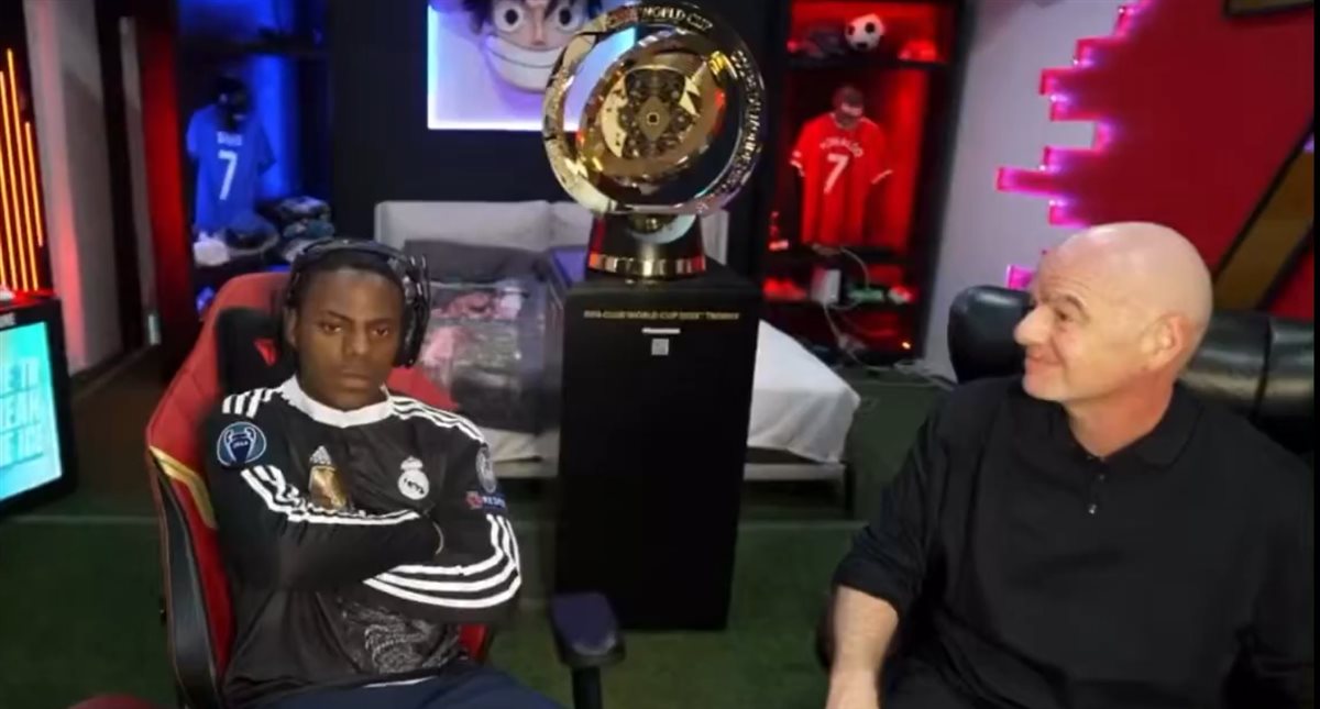  جياني إنفاتينيو رئيس الاتحاد الدولي لكرة القدم 