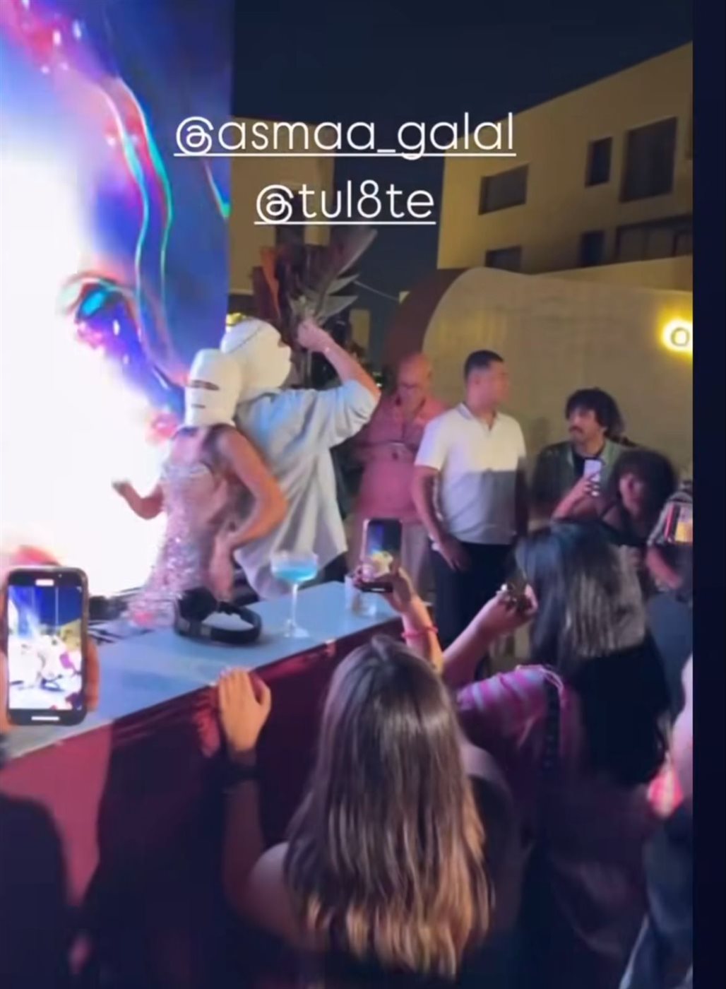لبست توليتة.. أسماء جلال تحتفل بعيد ميلادها الـ30 وسط أجواء صاخبة وحضور نجوم الفن