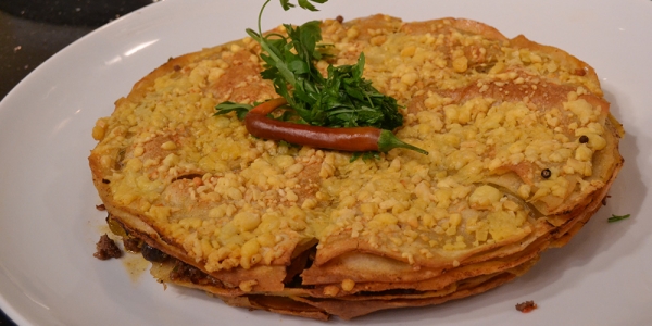 مكونات صينية رقاق باللحمة والسجق