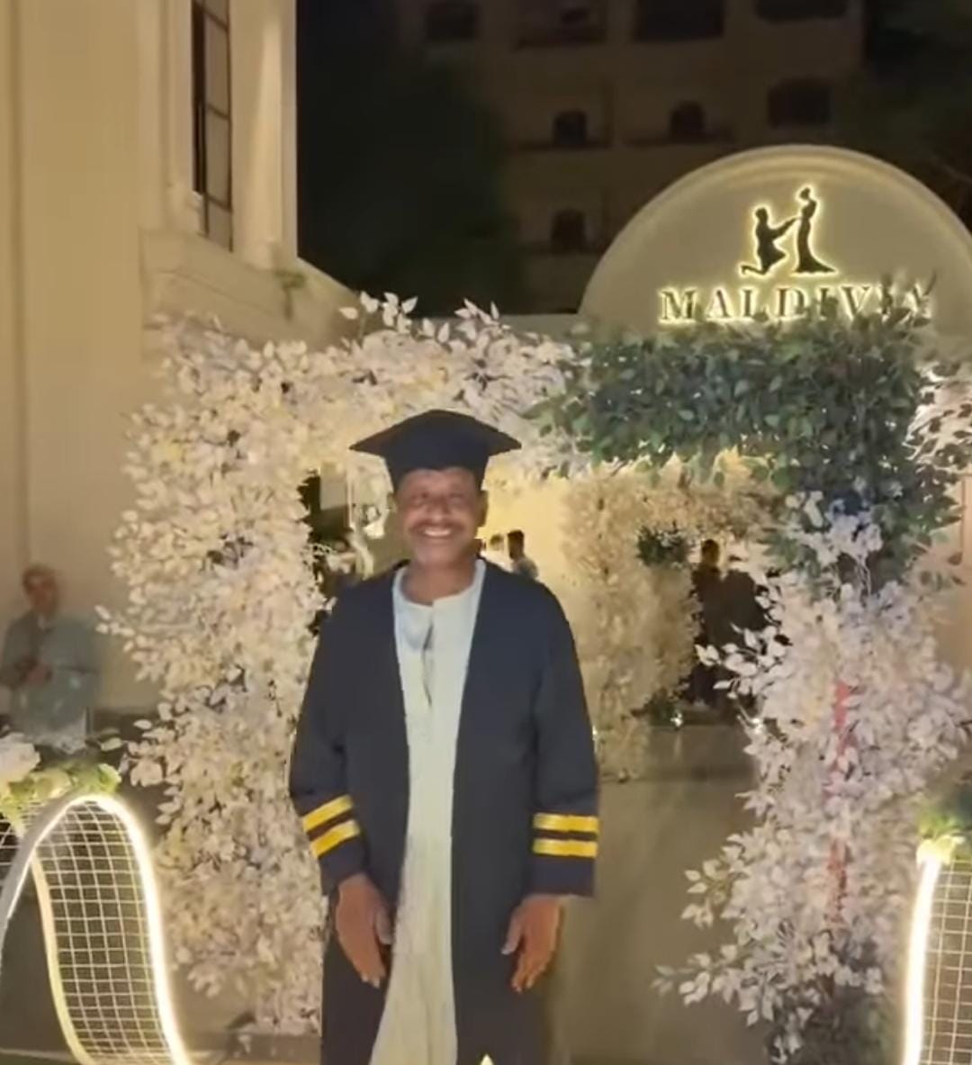 تكريم عامل كلية جامعة جنوب الوادي 