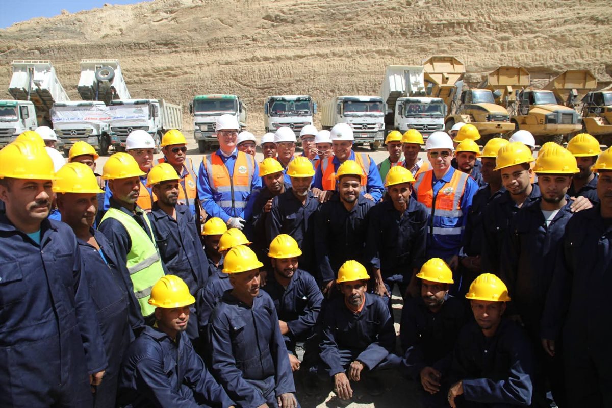 جولة وزير البترول في الوادى الجديد