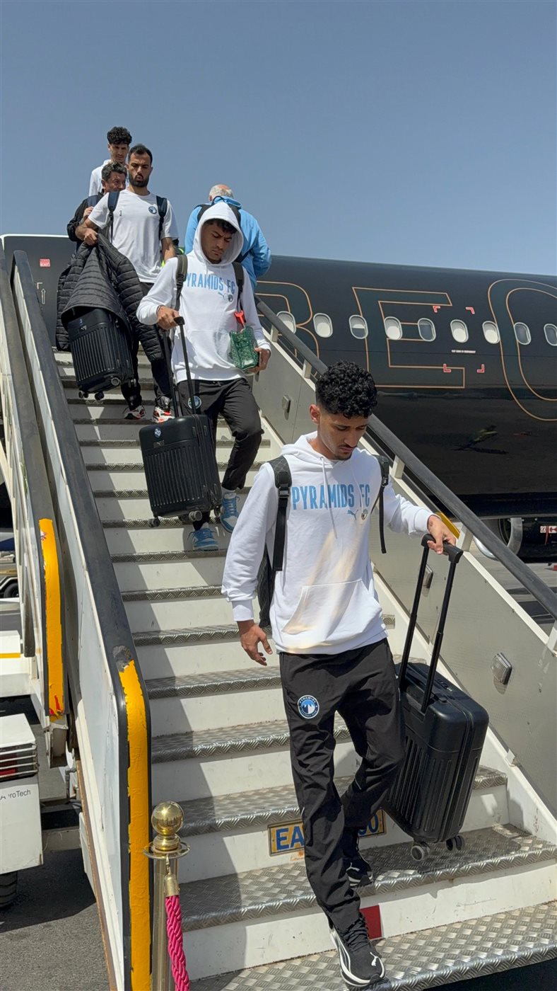 وصول بعثة بيراميدز إلى القاهرة بعد التعادل أمام صن داونز في ذهاب نهائي دوري الأبطال