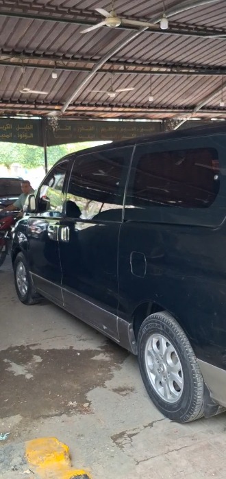 وصول جثمان والد المؤلف إياد صالح لمسجد مصطفى محمود استعدادًا لصلاة الجنازة