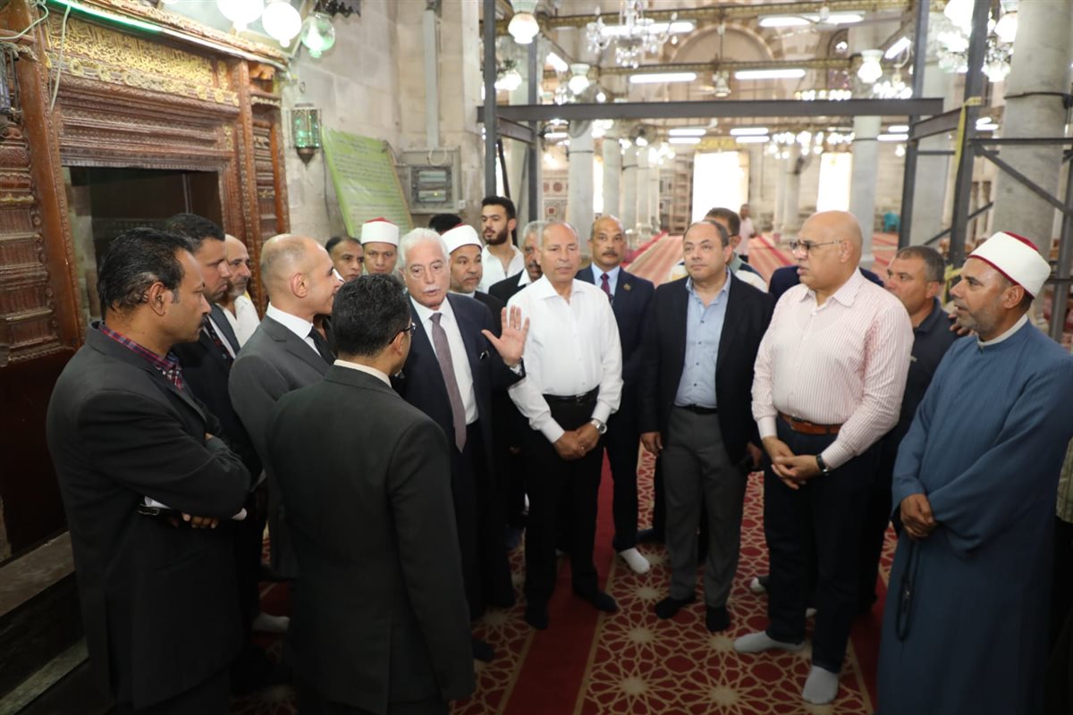 محافظ القاهرة ومستشار رئيس الجمهورية يتفقدان مسجد السلطان أبو العلا