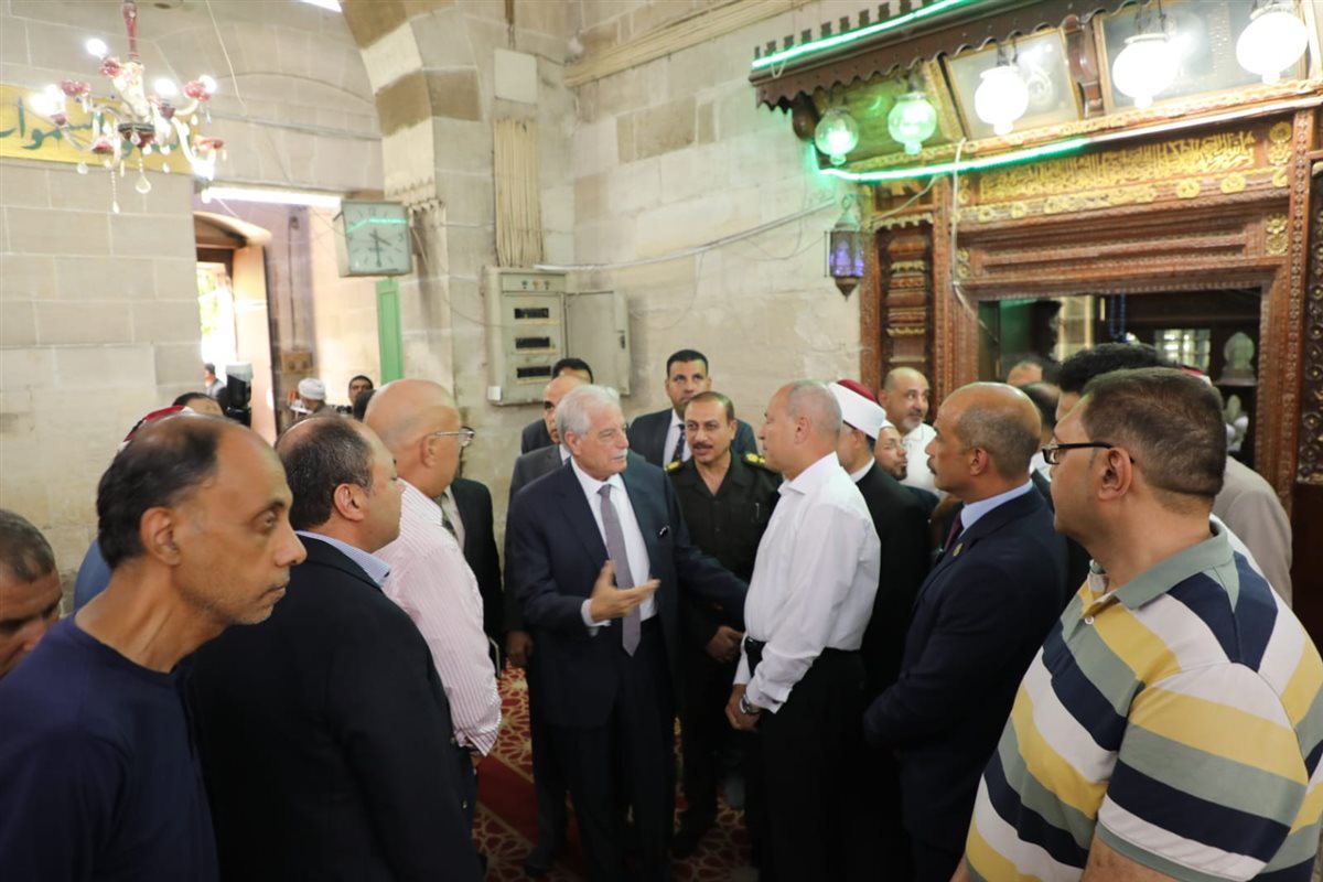 محافظ القاهرة ومستشار رئيس الجمهورية يتفقدان مسجد السلطان أبو العلا