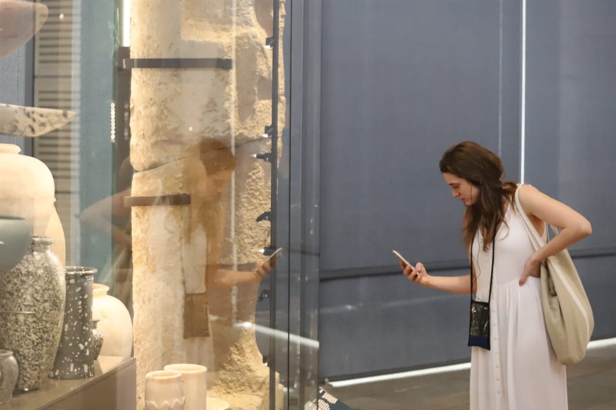 السياحة تنظم زيارة للمشاركين في عروض ديزني على الجليد لمنطقة أهرامات الجيزة والمتحف المصري الكبير