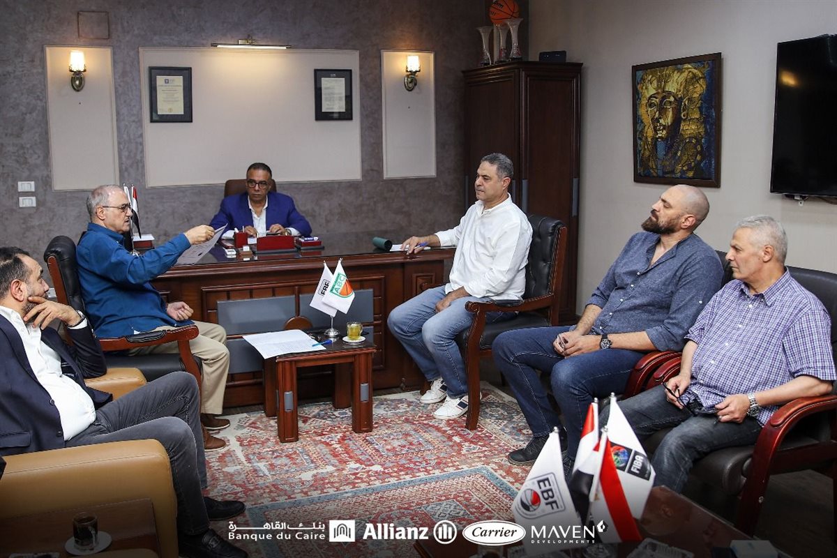 اتحاد السلة يبحث استعدادات استضافة مصر البطولة العربية للسيدات مع الاتحاد العربي