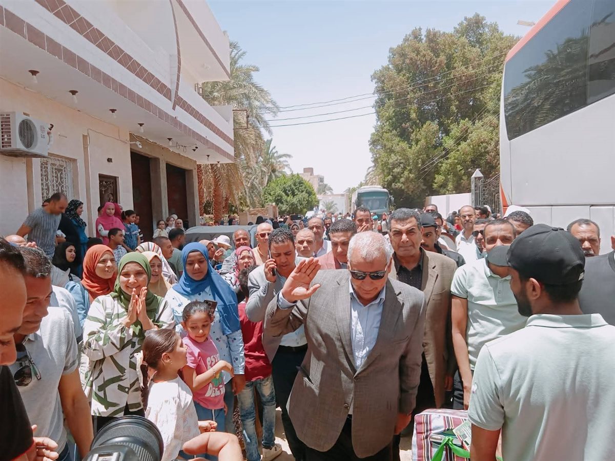 جانب من لقاء محافظ الوادى الجديد بالحجاج