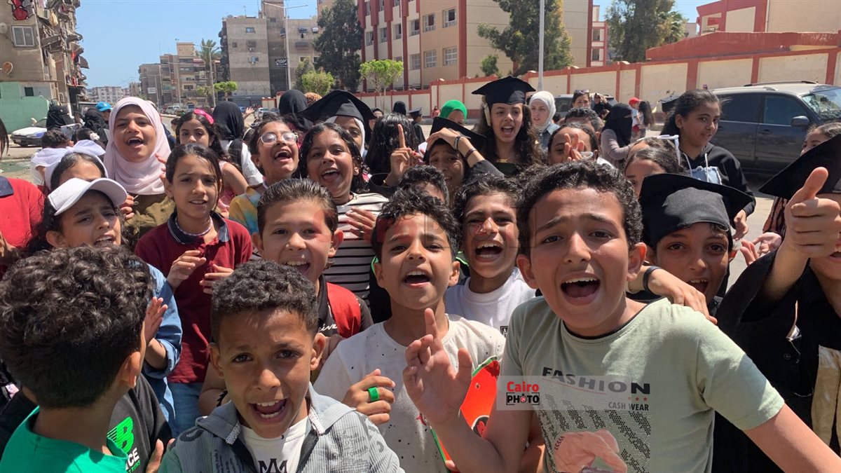 فرحة الطلاب بانتهاء الامتحانات ببورسعيد 