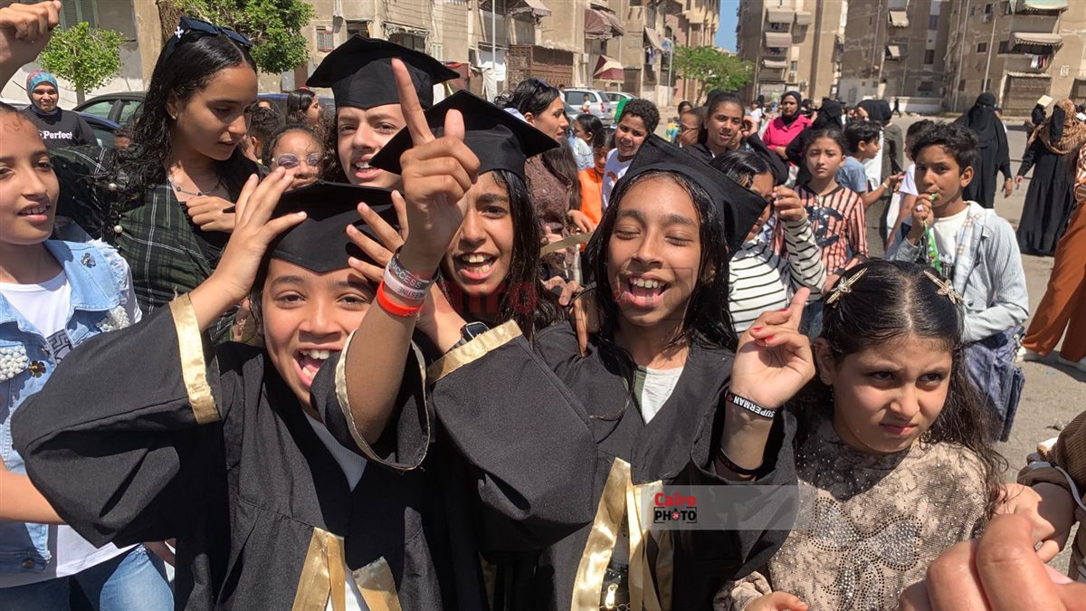 فرحة الطلاب بانتهاء الامتحانات ببورسعيد 