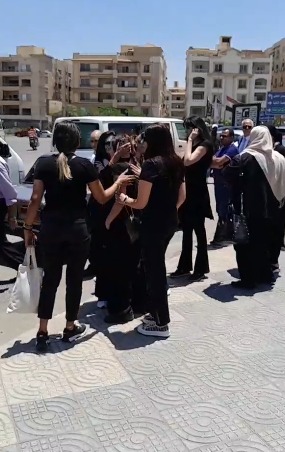 بكاء وانهيار وئام مجدي لحظة وصول جثمان جدتها