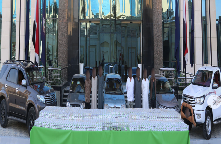 المتهمين والمضبوطات