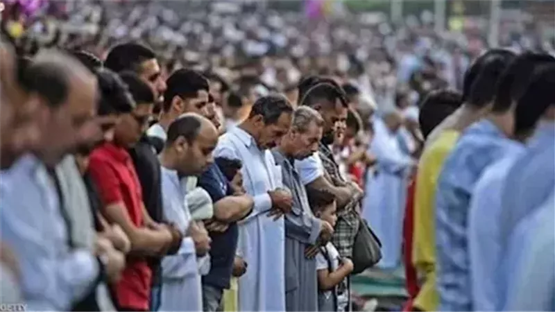 هل يجوز عدم صلاة الجمعة يوم العيد