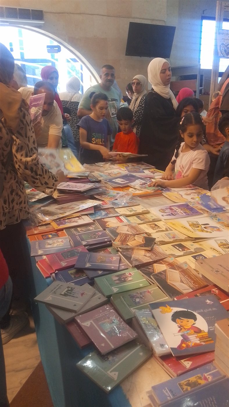 إقبال على معرض الكتاب بالدقهلية