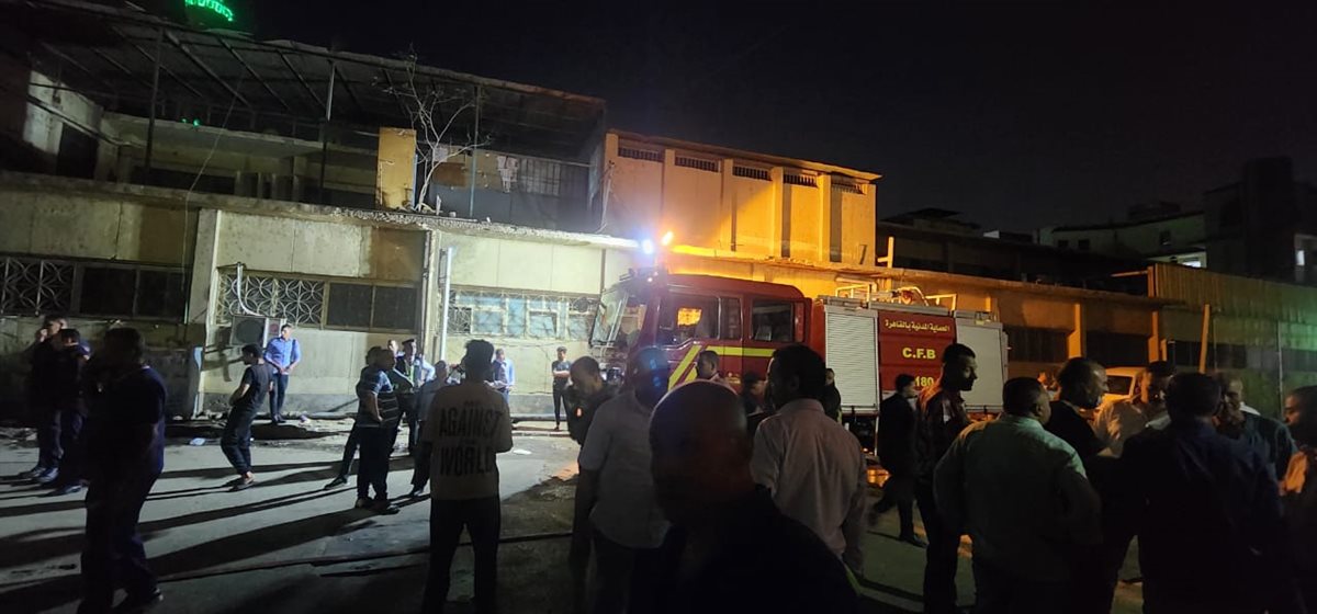 السيطرة علي حريق بمحيط مبني سموم القصر العيني بالقاهرة