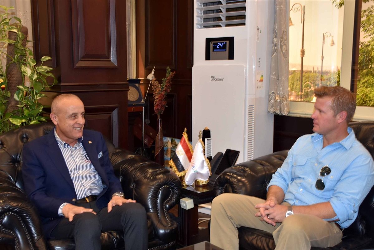 محافظ الأقصر يستقبل وفد امريكي