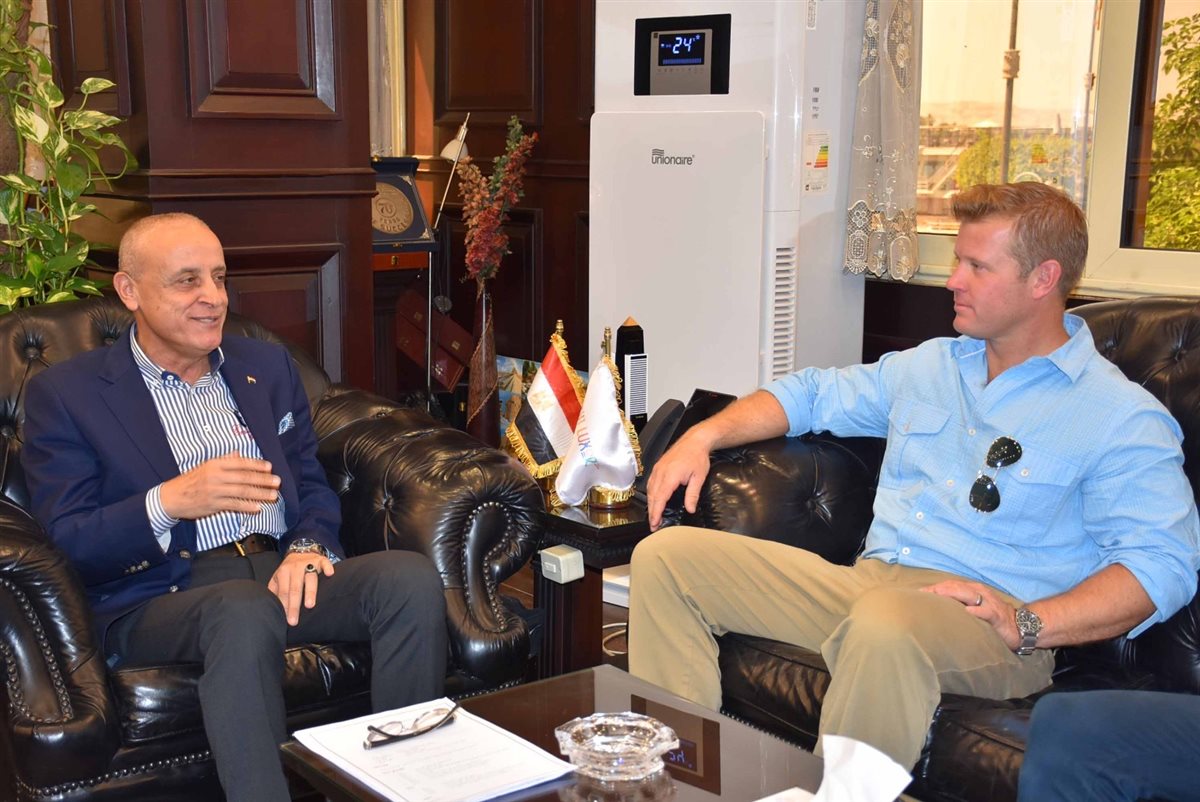 محافظ الأقصر يستقبل وفد امريكي