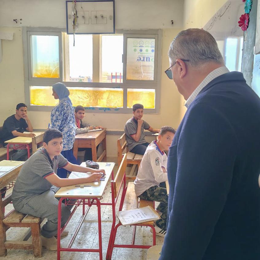 محافظ الإسكندرية خلال جولته