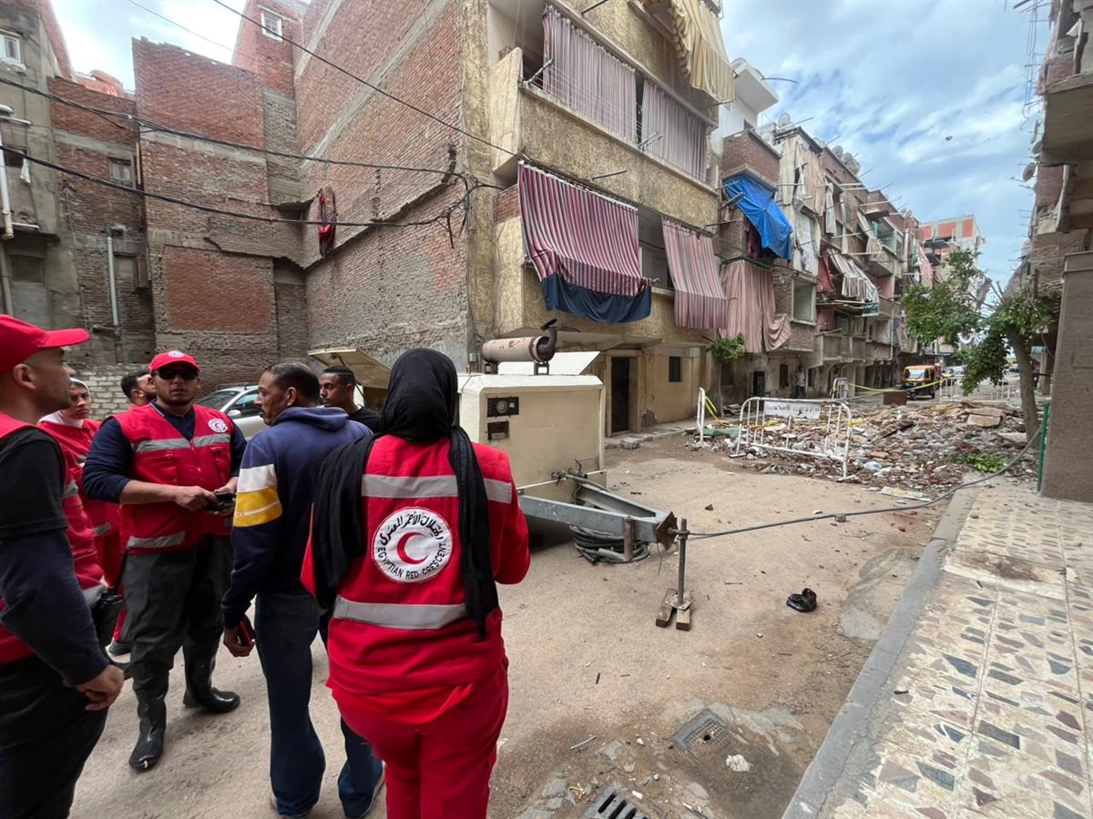 الهلال الأحمر يرصد أماكن التضرر من السيول بالإسكندرية.. ويتابع فرق الاستجابة |صور