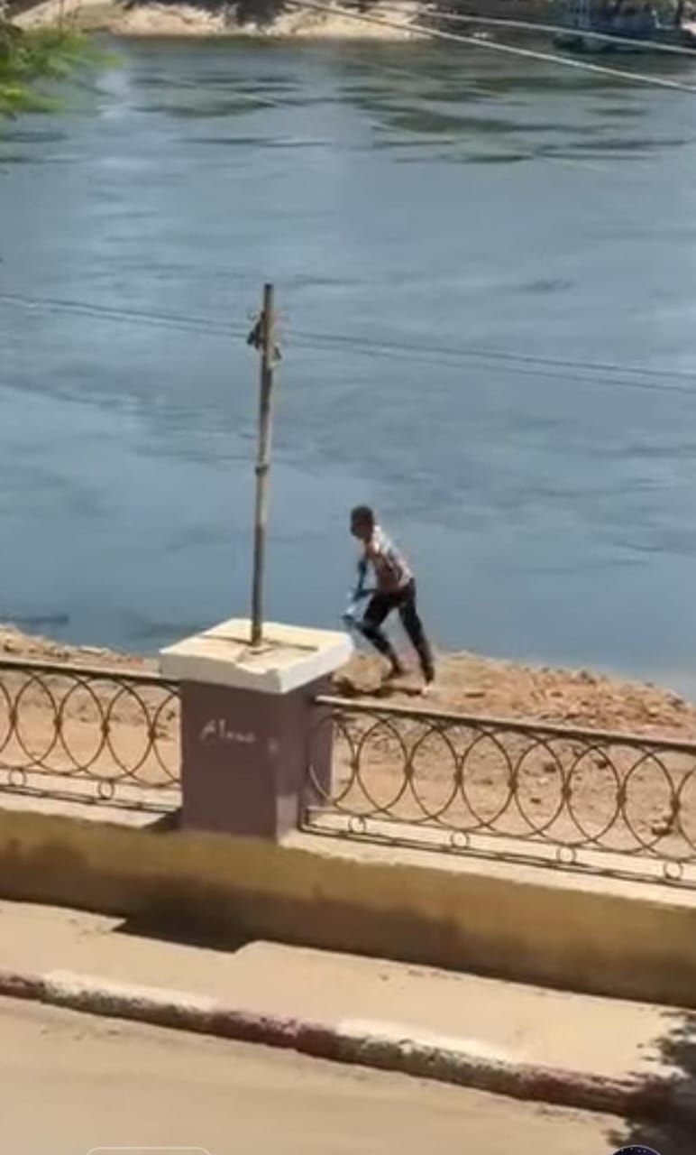 جانب من أعمال التعدي على نيل المراغة