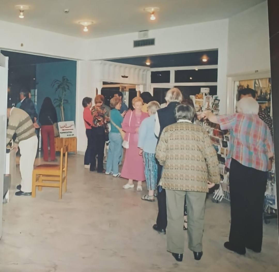 صورة أرشيفية لأحد أوائل الوفود الأجنبية