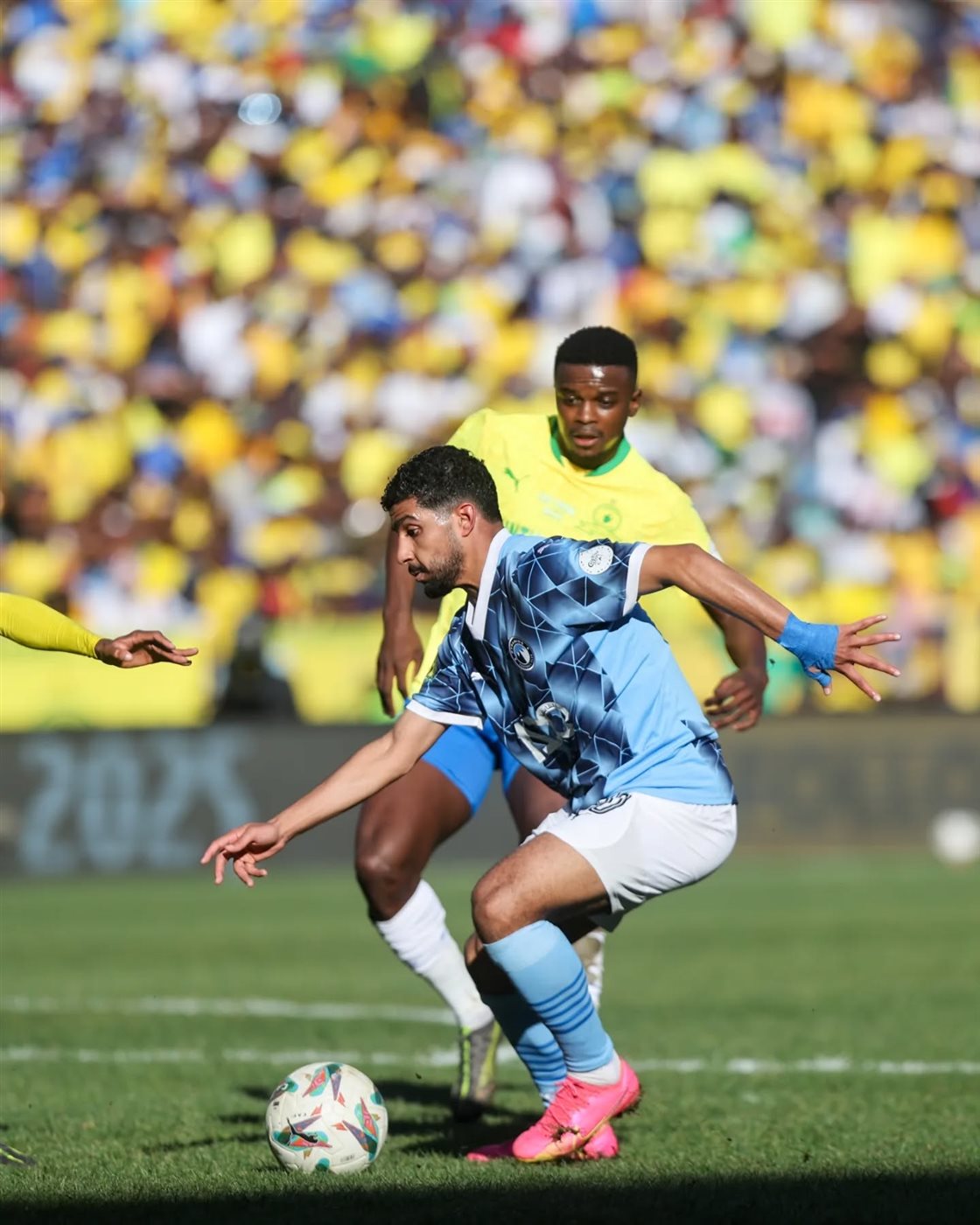 القنوات الناقلة لنهائي دوري أبطال إفريقيا 2024-25