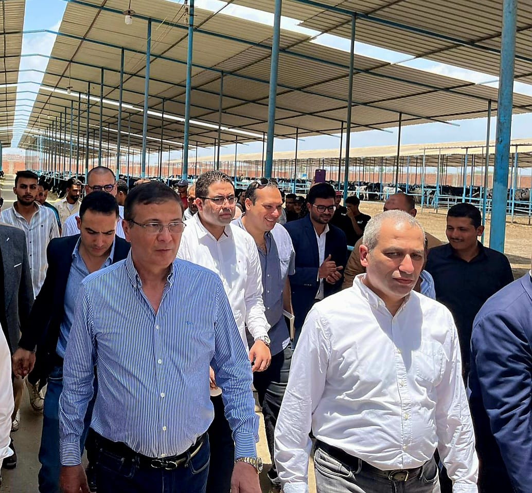 جانب من جولة وزير الزراعة التفقدية للمشروع